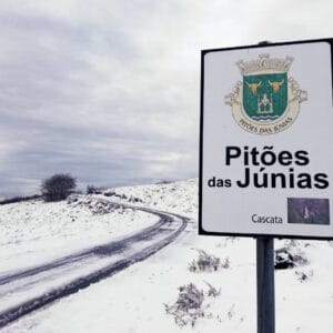 Pitões das Júnias - zwiedzanie wioski i trekking w śniegu