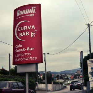 Śmieszne słowa po portugalsku - bar Curva
