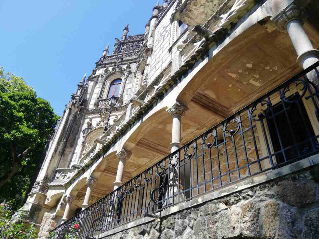 Quinta da Regaleira - Sintra - pałac - widok na taras