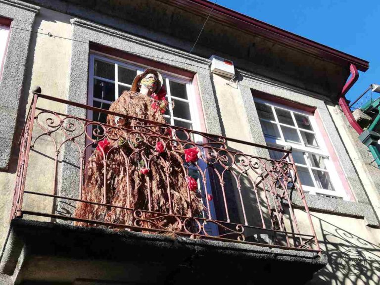 Miasteczko Vila Nova de Cerveira - dekoracja balkonu