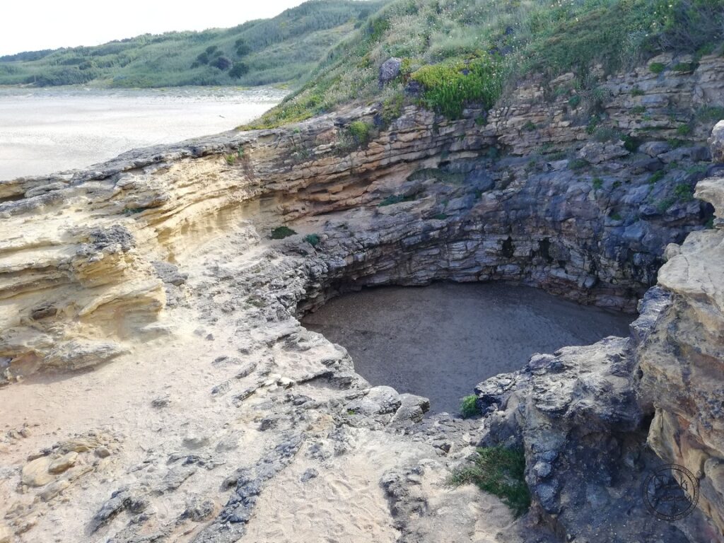 Portugalia - Nazare - jaskinia - Praia do Norte