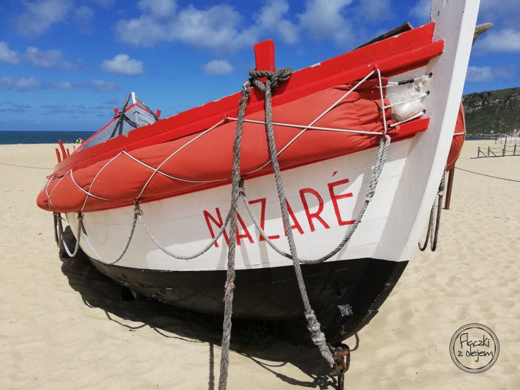 Portugalia - Nazare - łódź rybacka