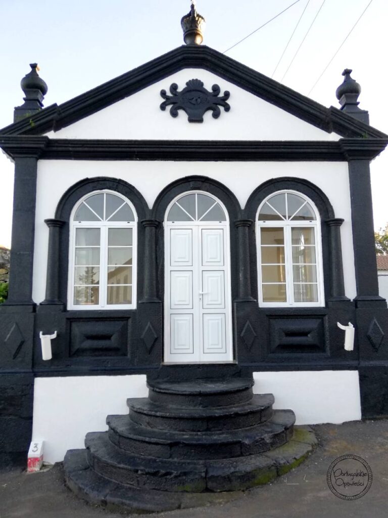 Azory - Wyspa Terceira -kaplica czarna